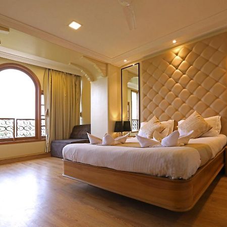 Gulf Hotel Bombaim Quarto foto