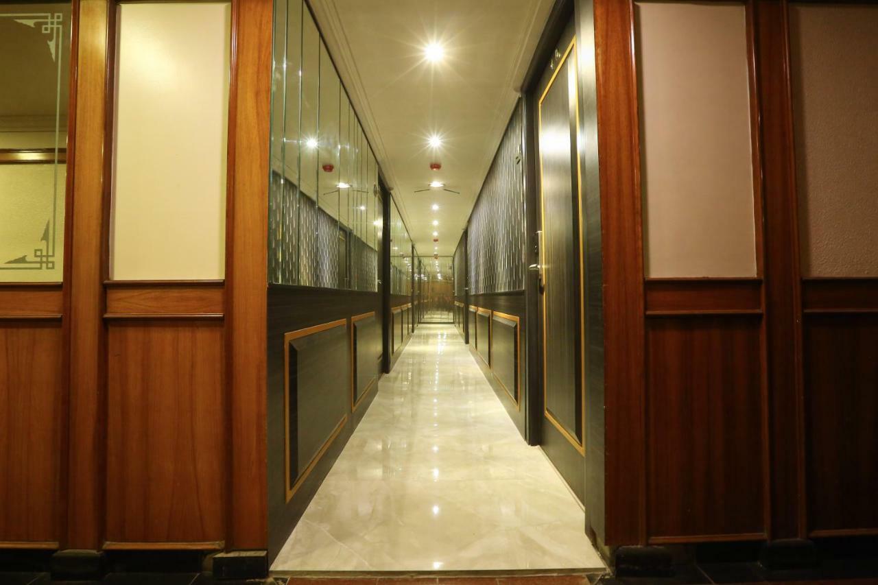 Gulf Hotel Bombaim Exterior foto