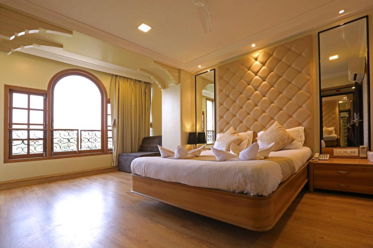 Gulf Hotel Bombaim Quarto foto